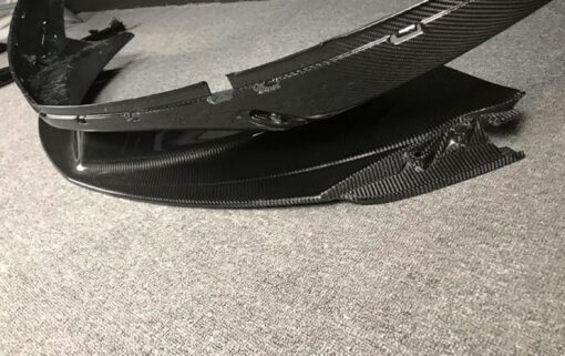 Carbon front lip compatible with Mclaren 570S
