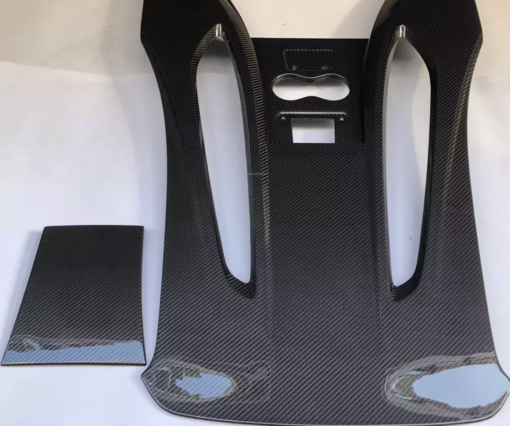 Carbon engine cover compatible with Mclaren 570S