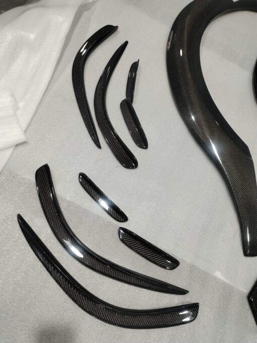 Carbon Canards for Mercedes C63 AMG W204