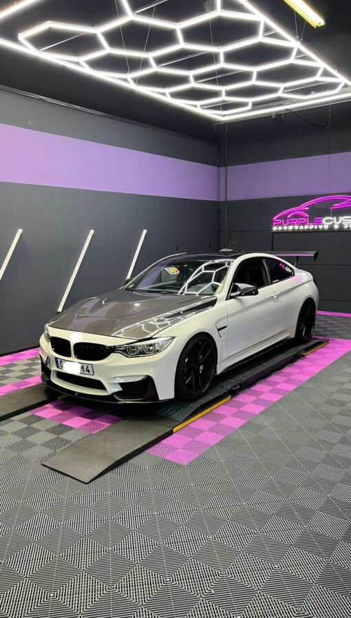 Carbon Fiber Bonnet compatible with BMW M3/M4 F80/F82/F83 - Image 3