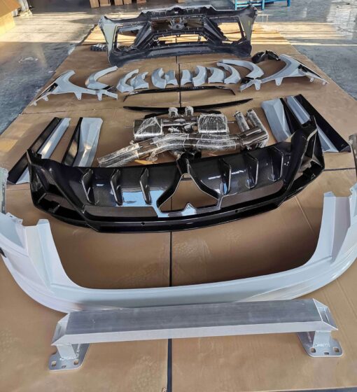 Carbon Bodykit suitable for Lamborghini Urus