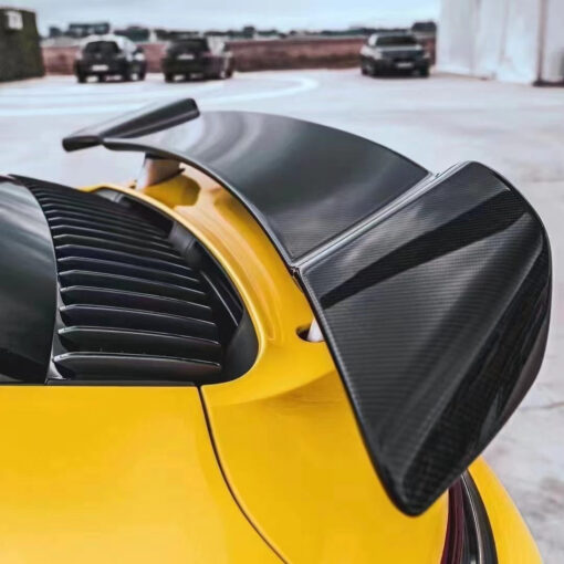 Carbon rear spoiler compatible with Porsche 911 992
